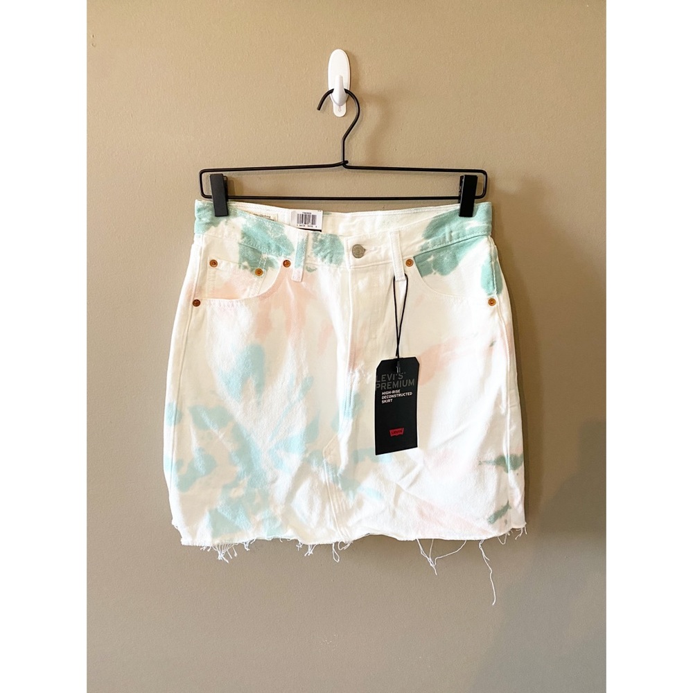 NWT Levi’s Deconstructed Tie Dye Denim Skirt